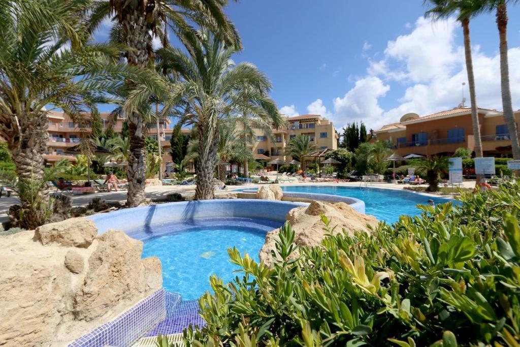 Stylish 1 Bedroom Apartment In Limnaria Gardens Paphos Cameră foto
